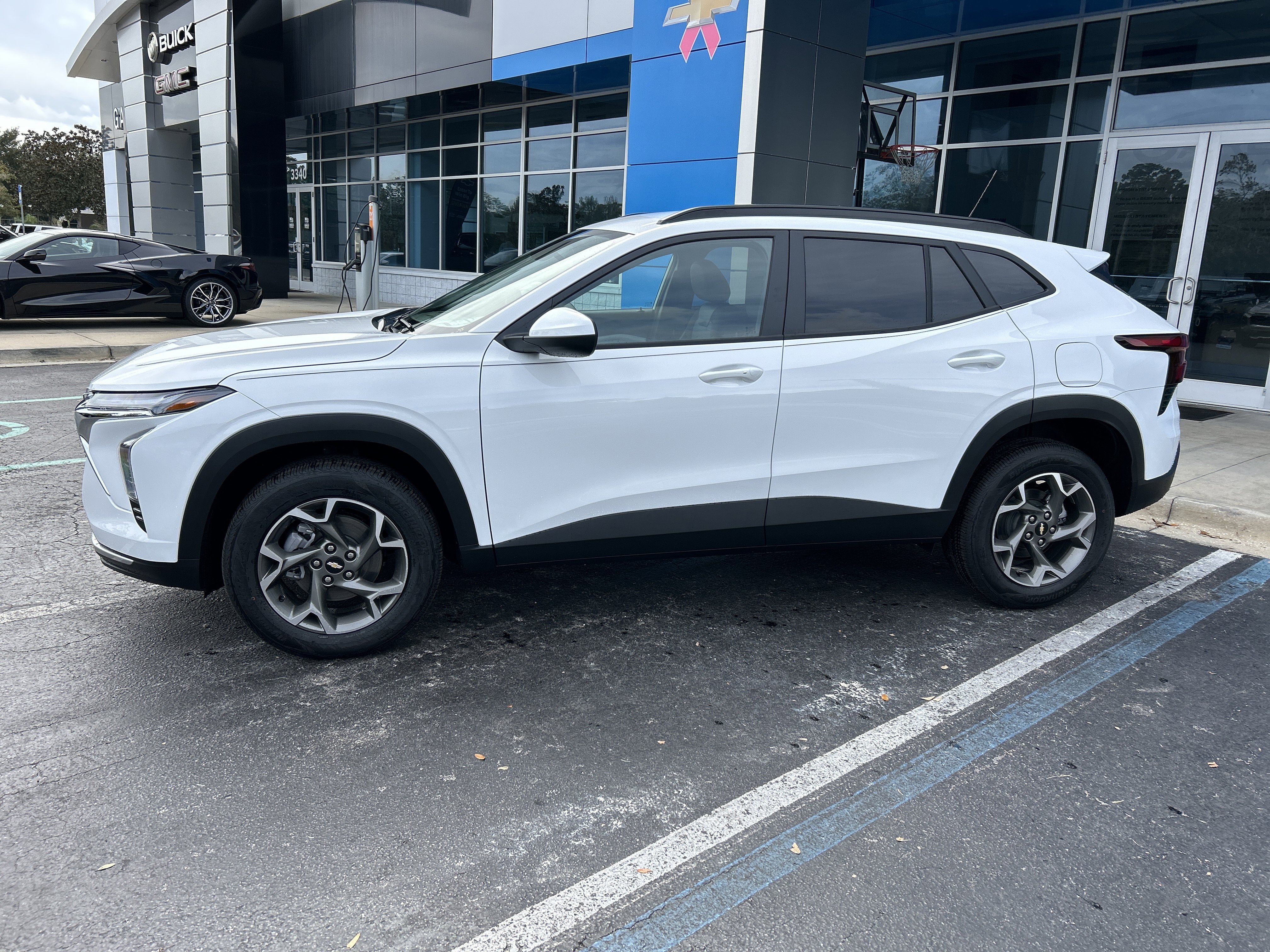 New 2025 Chevrolet Trax LT w/ Driver Confidence Package image 6