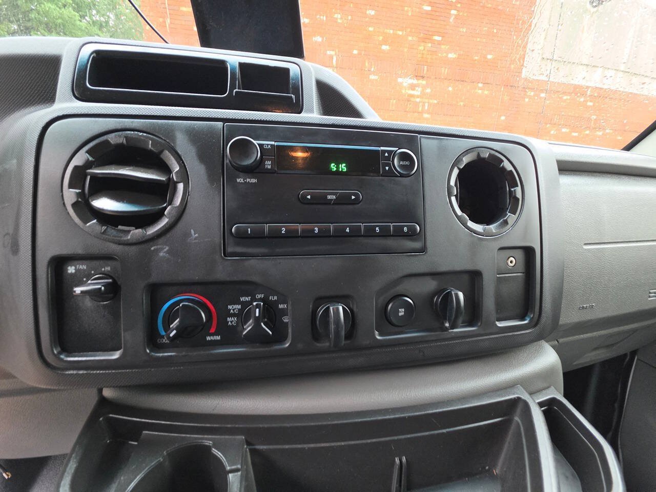 Used 2014 Ford E-350 and Econoline 350 Super Duty RWD image 13