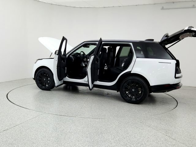 New 2025 Land Rover Range Rover Long Wheelbase SE image 12