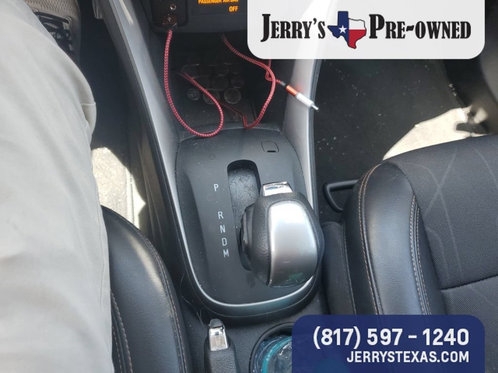 Used 2018 Chevrolet Trax LT w/ LT Convenience Package FWD image 11