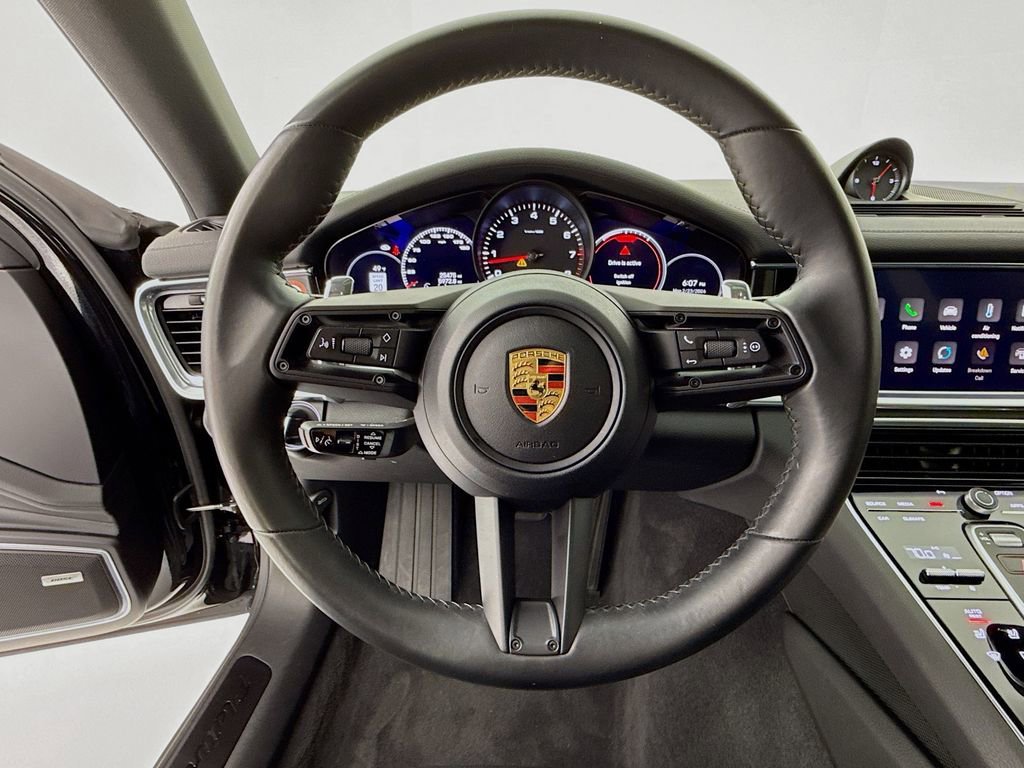 Certified 2023 Porsche Panamera Platinum Edition image 17