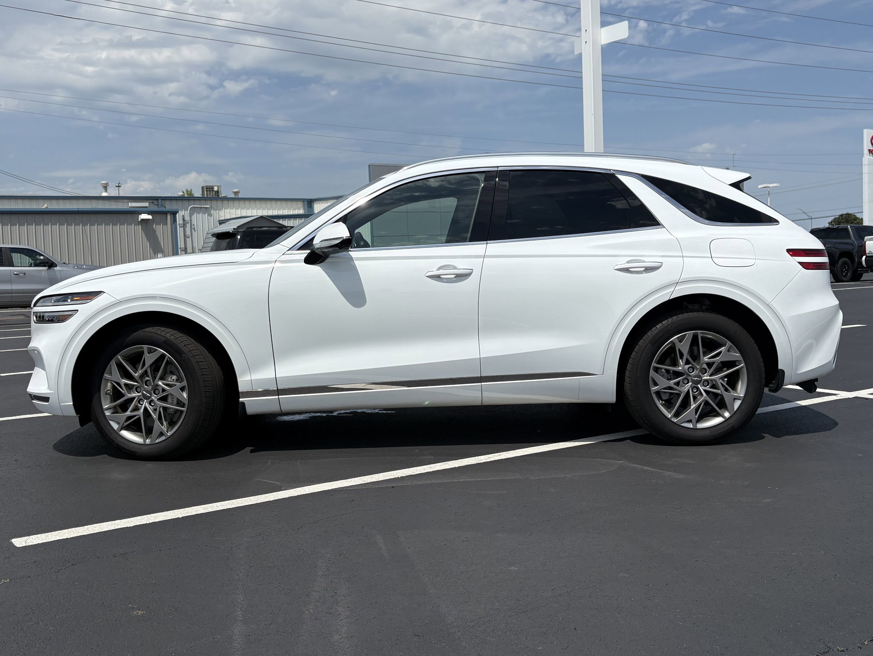 Used 2025 Genesis GV70 2.5T w/ Advanced Package AWD/4WD image 2