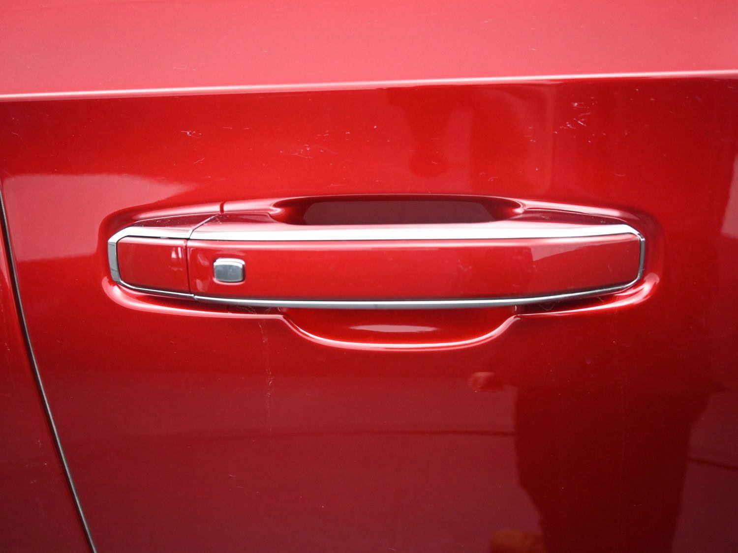 Used 2024 Chevrolet Suburban High Country image 8