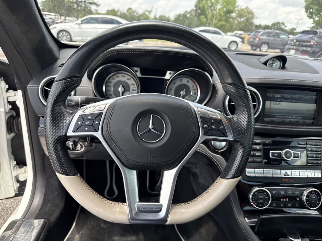Used 2015 Mercedes-Benz SL 550 image 11