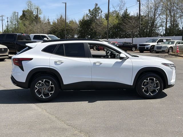 Used 2026 Chevrolet Trax LT w/ Sunroof Package image 14