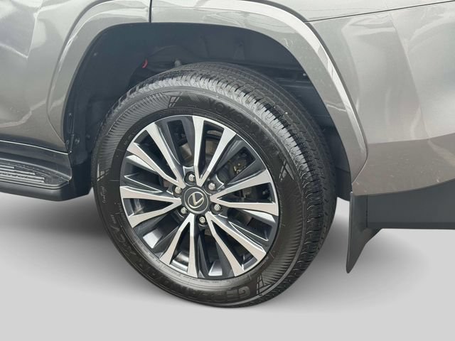 Used 2024 Lexus LX 600 4WD w/ Interior Upgrade Package image 9