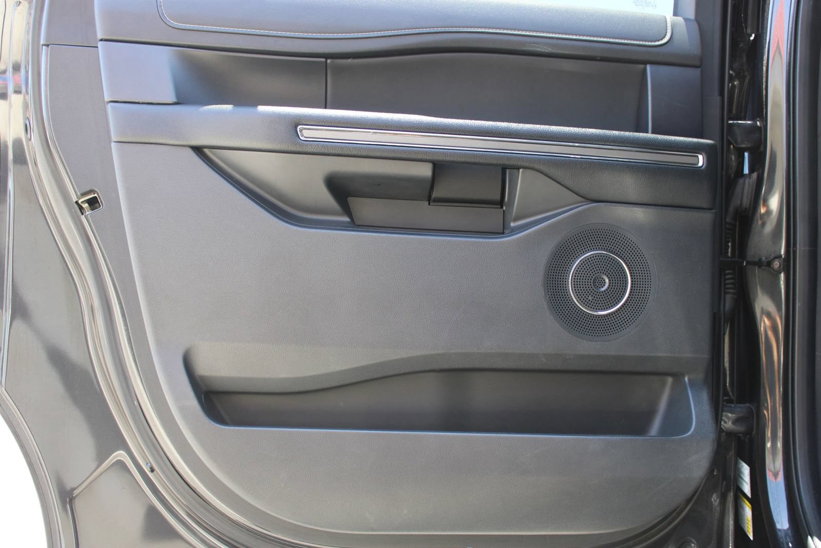 Used 2024 Ford Expedition Max XLT RWD image 13
