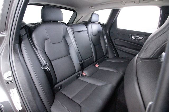 Certified 2025 Volvo XC60 B5 Plus w/ Climate Package AWD/4WD image 25