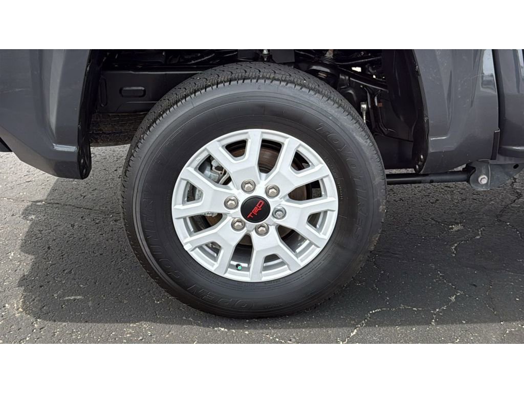 Certified 2025 Toyota Tacoma SR5 w/ SR5 Upgrade Package AWD/4WD image 12