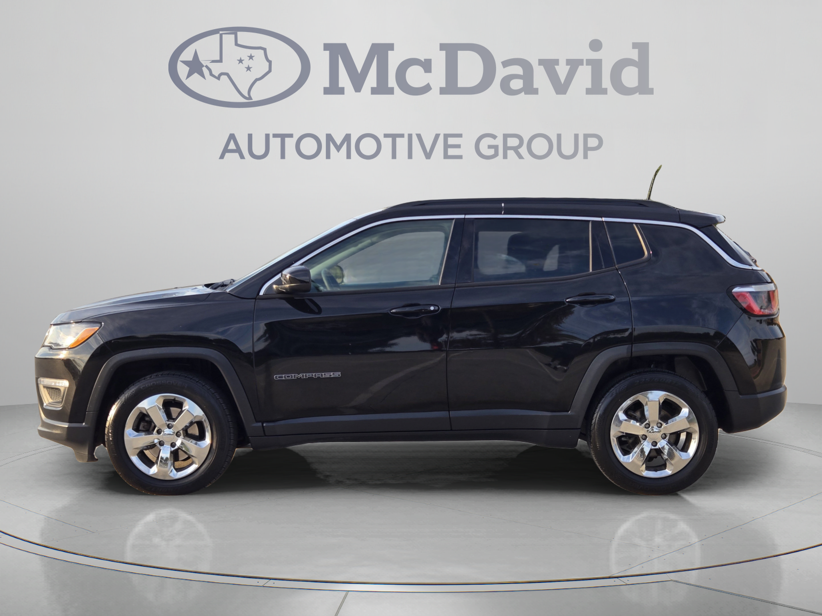 Used 2018 Jeep Compass Latitude FWD image 2