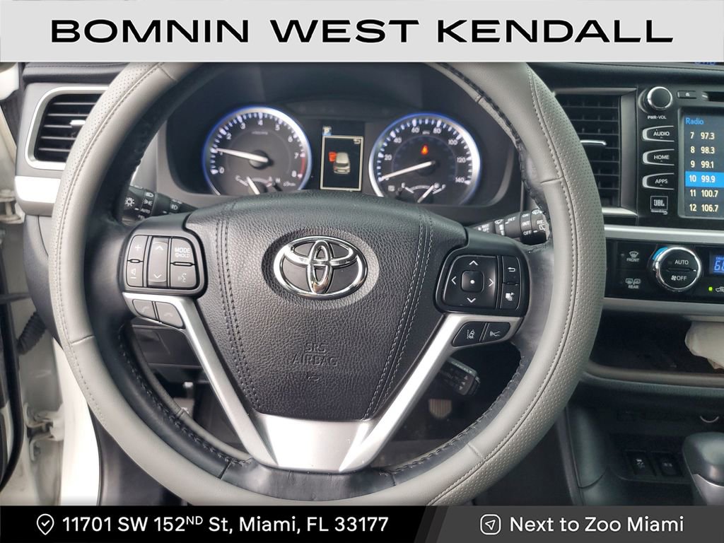 Used 2017 Toyota Highlander Limited image 29
