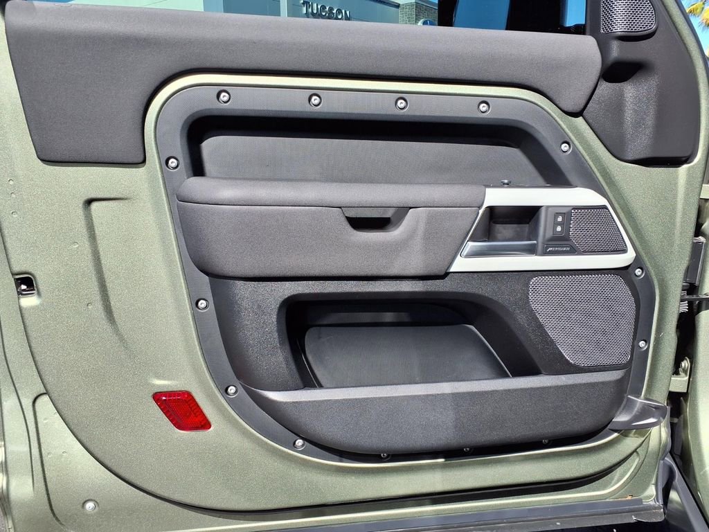 Used 2021 Land Rover Defender 90 First Edition image 26