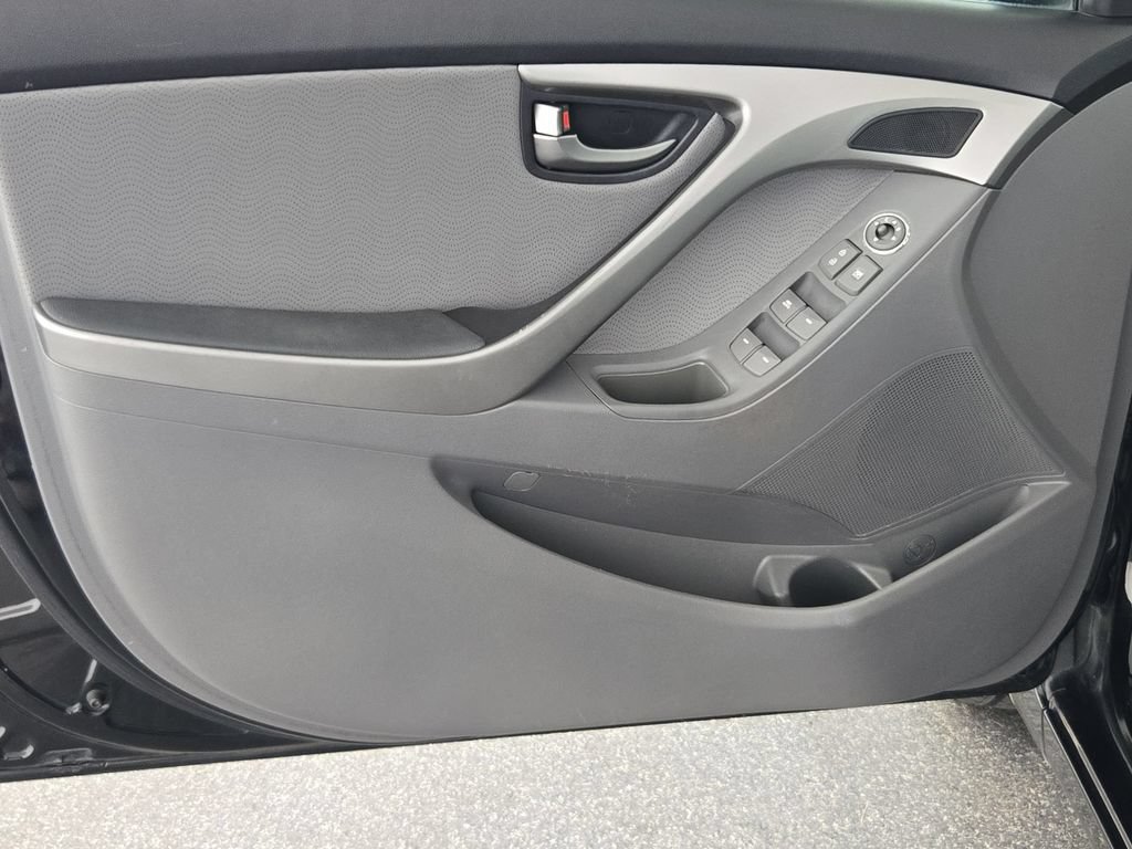 Used 2013 Hyundai Elantra Limited FWD image 25