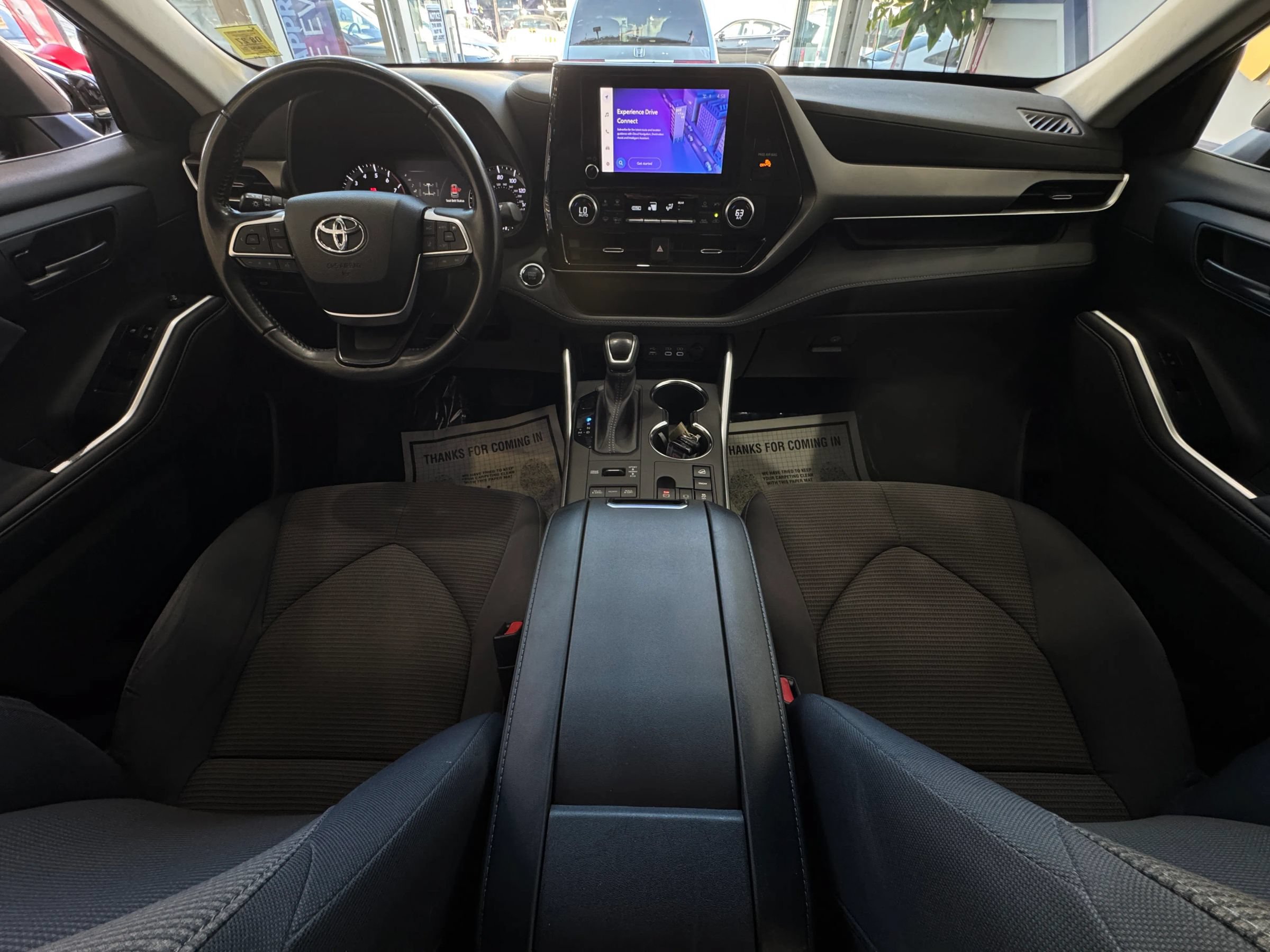 Used 2023 Toyota Highlander LE AWD/4WD image 26