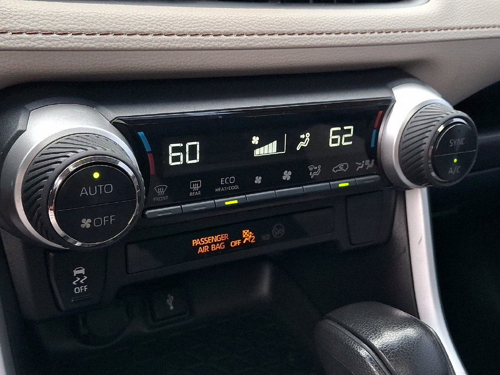 Used 2022 Toyota RAV4 XLE w/ Convenience Package AWD/4WD image 19