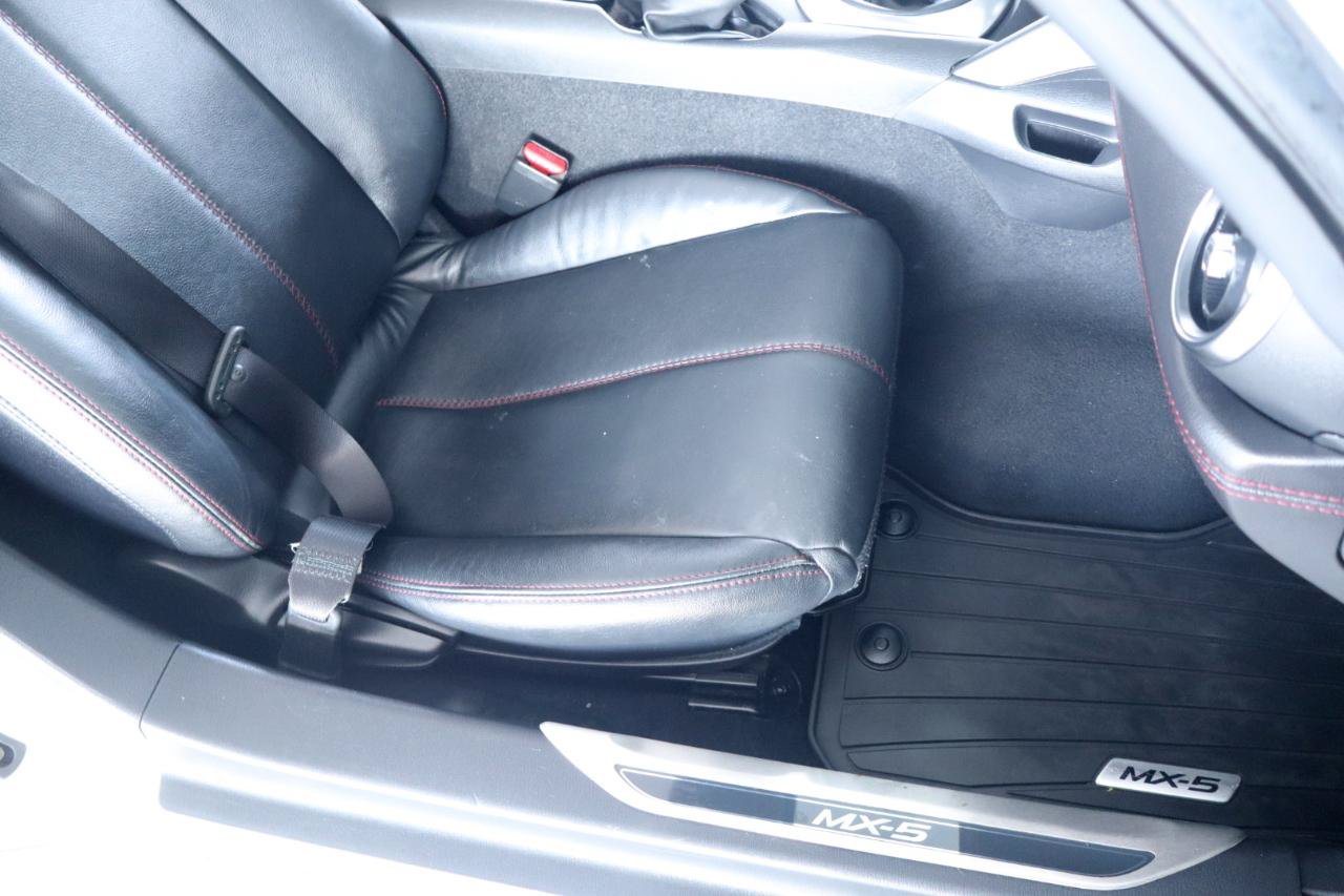 Used 2017 MAZDA MX-5 Miata RF Grand Touring RWD image 39