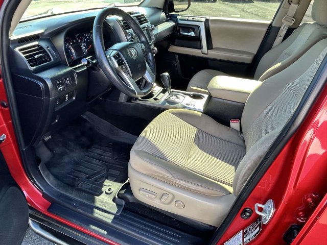 Used 2018 Toyota 4Runner SR5 AWD/4WD image 18