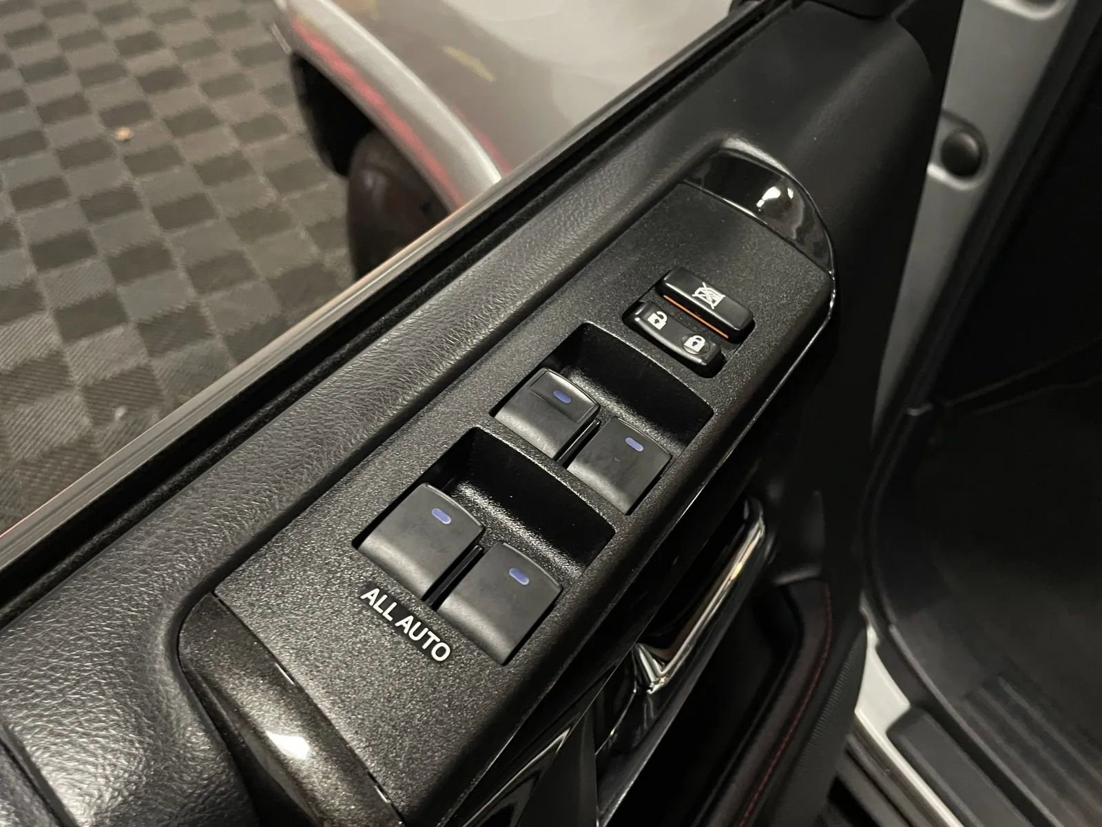 Used 2022 Toyota 4Runner TRD Off-Road Premium image 28