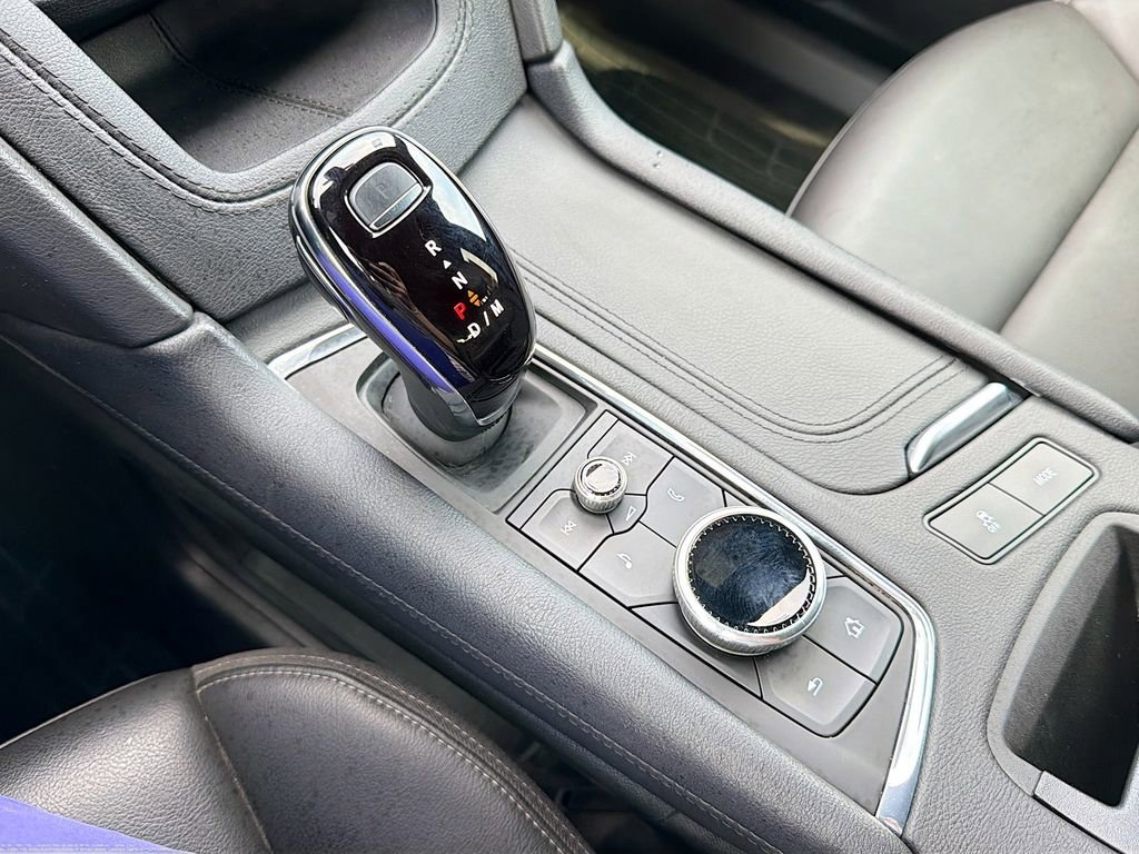 Used 2024 Cadillac XT6 Luxury image 16