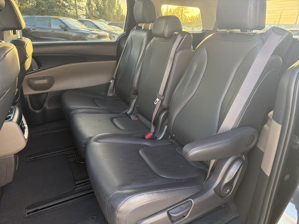 Used 2025 Kia Carnival image 15