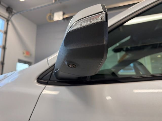 Used 2024 Chevrolet Equinox RS image 9