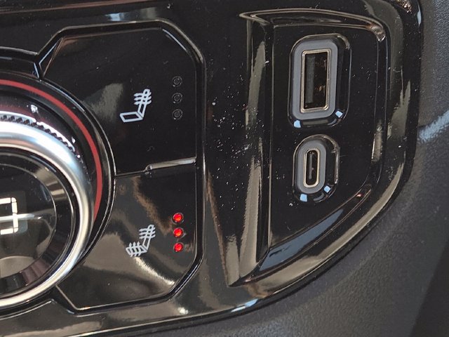 New 2026 GMC Sierra 1500 Elevation w/ Elevation Premium Package AWD/4WD image 9
