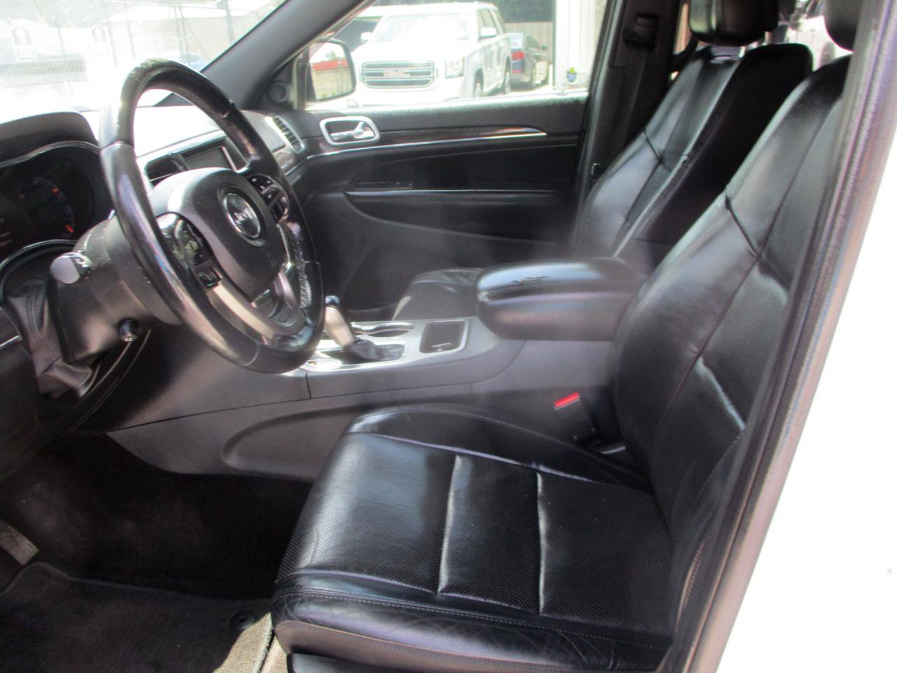 Used 2018 Jeep Grand Cherokee Limited w/ Luxury Group II RWD image 12