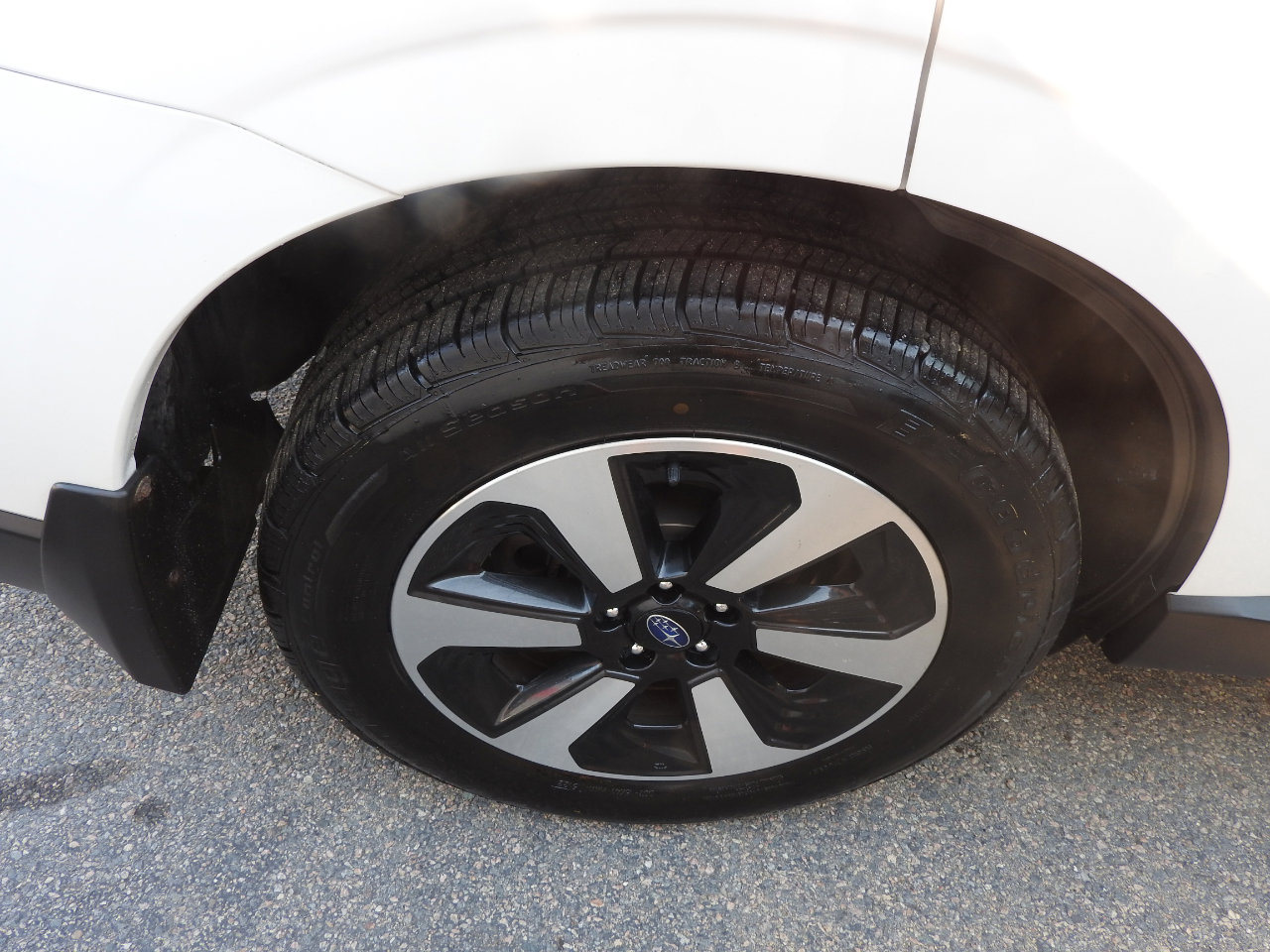 Used 2017 Subaru Forester 2.5i w/ Alloy Wheel Package image 14