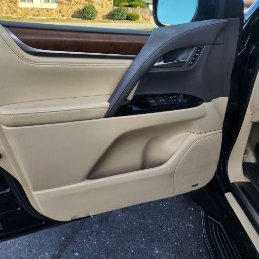 Used 2017 Lexus LX 570 4WD image 8