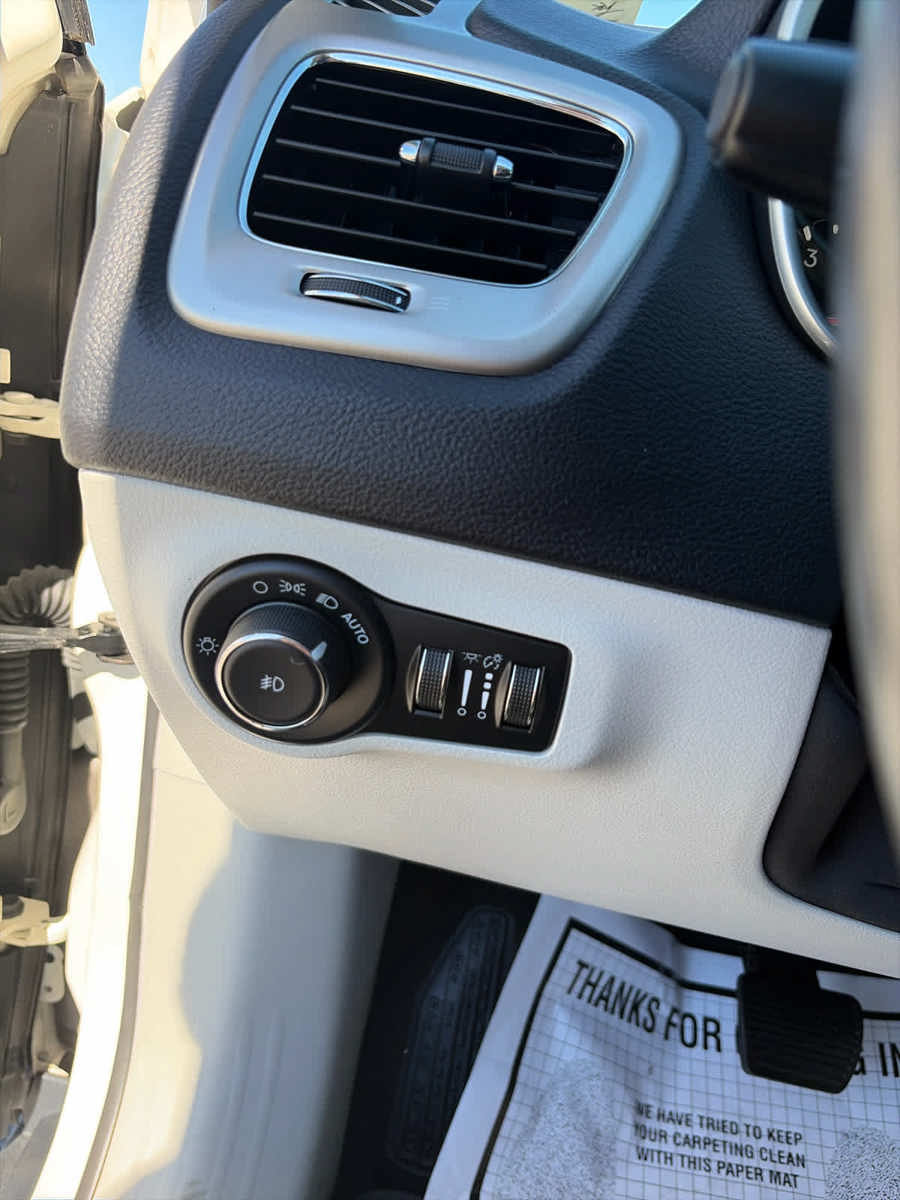 Used 2018 Jeep Compass Latitude w/ Popular Equipment Group AWD/4WD image 21