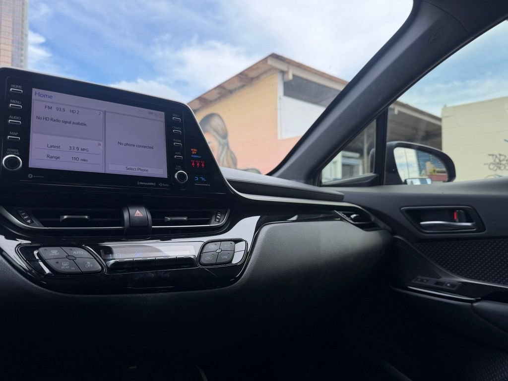 Used 2019 Toyota C-HR XLE FWD image 18