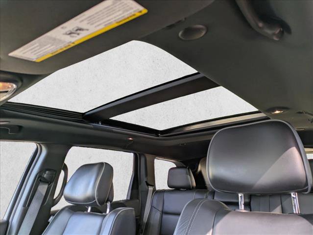 Used 2019 Jeep Grand Cherokee Overland w/ Interior Metal Package RWD image 17