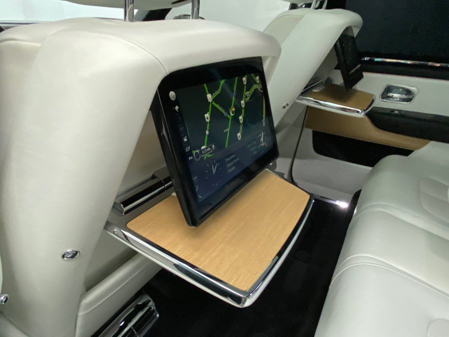Used 2019 Rolls-Royce Cullinan AWD/4WD image 37