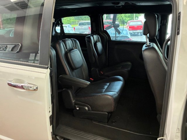 Used 2019 Dodge Grand Caravan GT image 31