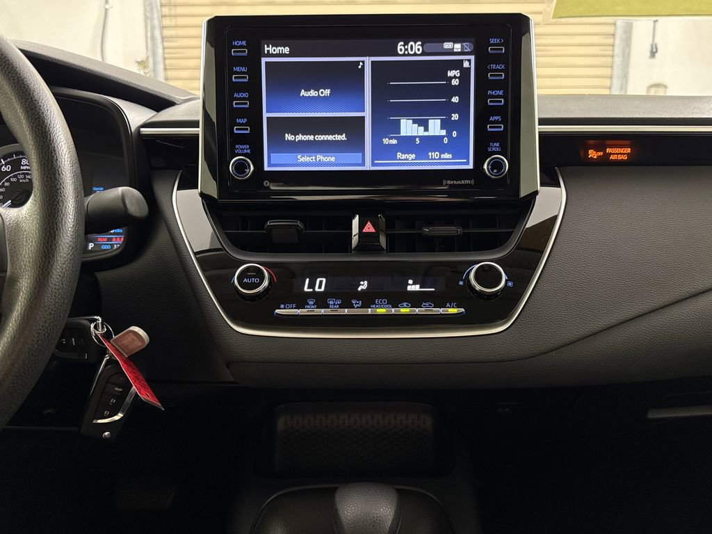 Used 2021 Toyota Corolla LE image 17