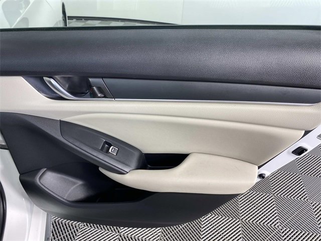 Used 2018 Honda Accord EX image 27