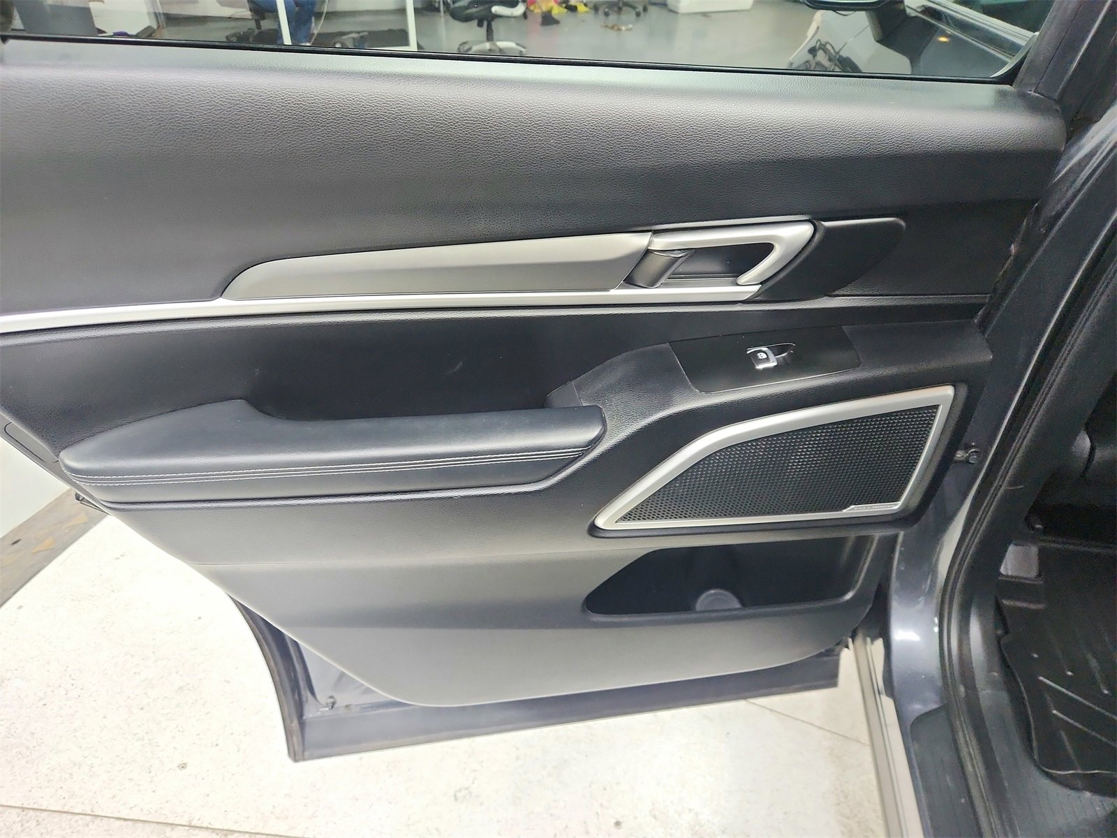 Used 2021 Kia Telluride LX image 32