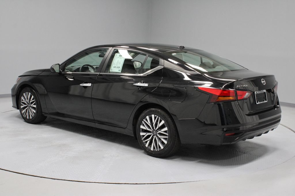 Certified 2024 Nissan Altima 2.5 SV FWD image 9