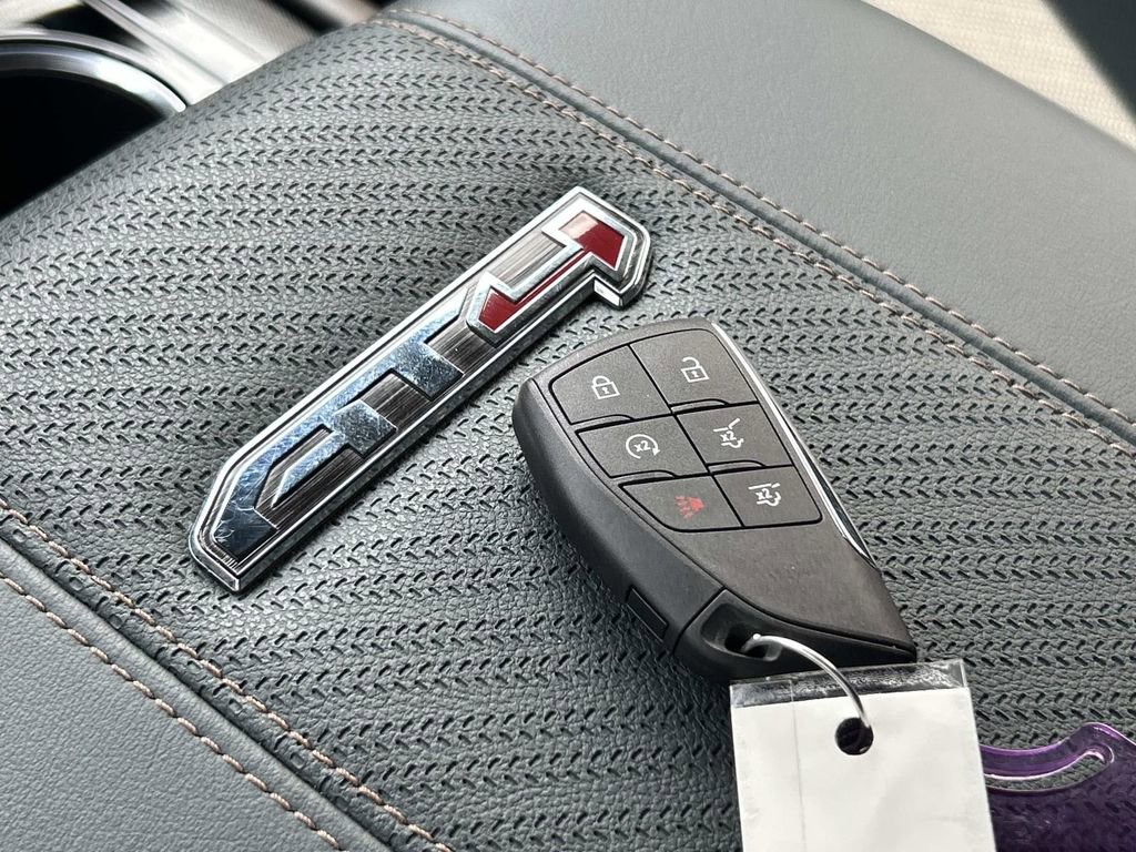 Used 2026 GMC Yukon AT4 w/ LPO, Floor Liner Package image 33