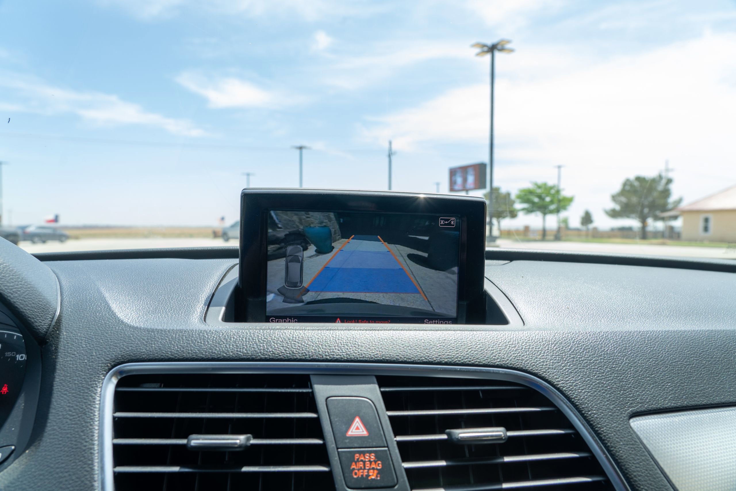 Used 2017 Audi Q3 2.0T Premium Plus w/ Premium Plus Package FWD image 15