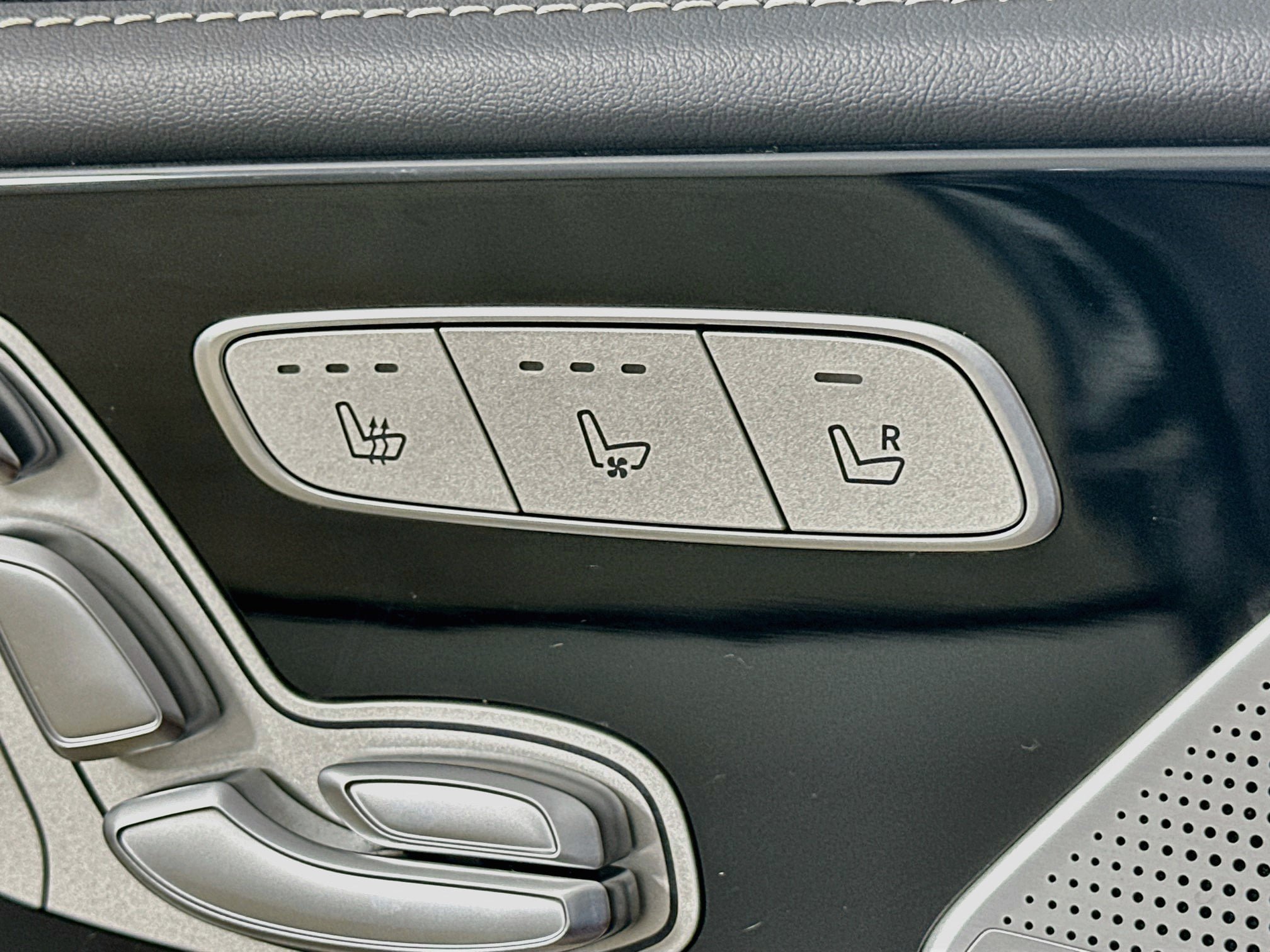 Certified 2022 Mercedes-Benz AMG GT 53 w/ Executive Rear Seat Package image 26