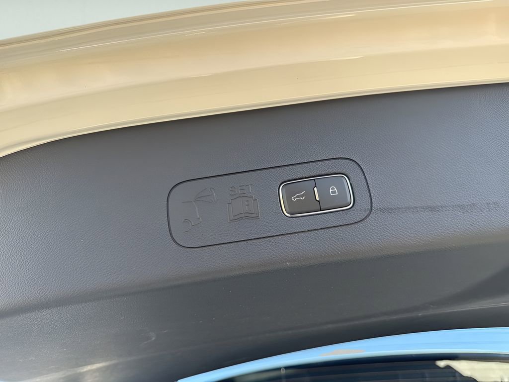 Used 2025 Lincoln Aviator Reserve image 22