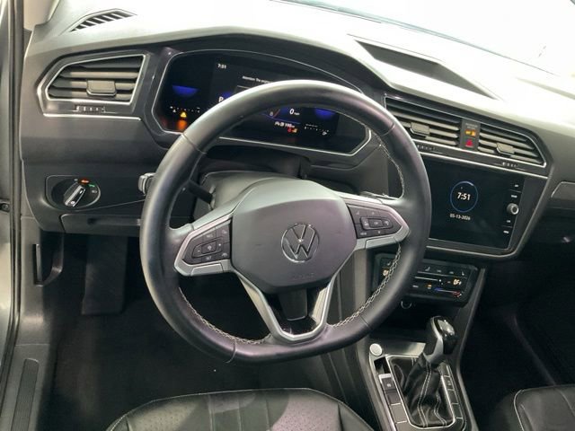 Used 2023 Volkswagen Tiguan SE FWD image 7