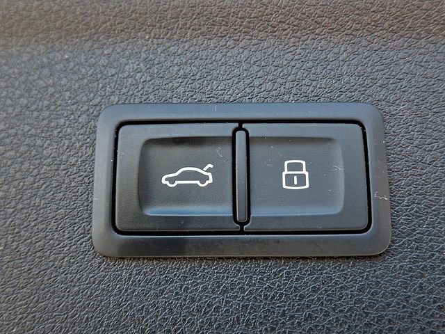 Used 2018 Audi Q3 2.0T Premium image 34