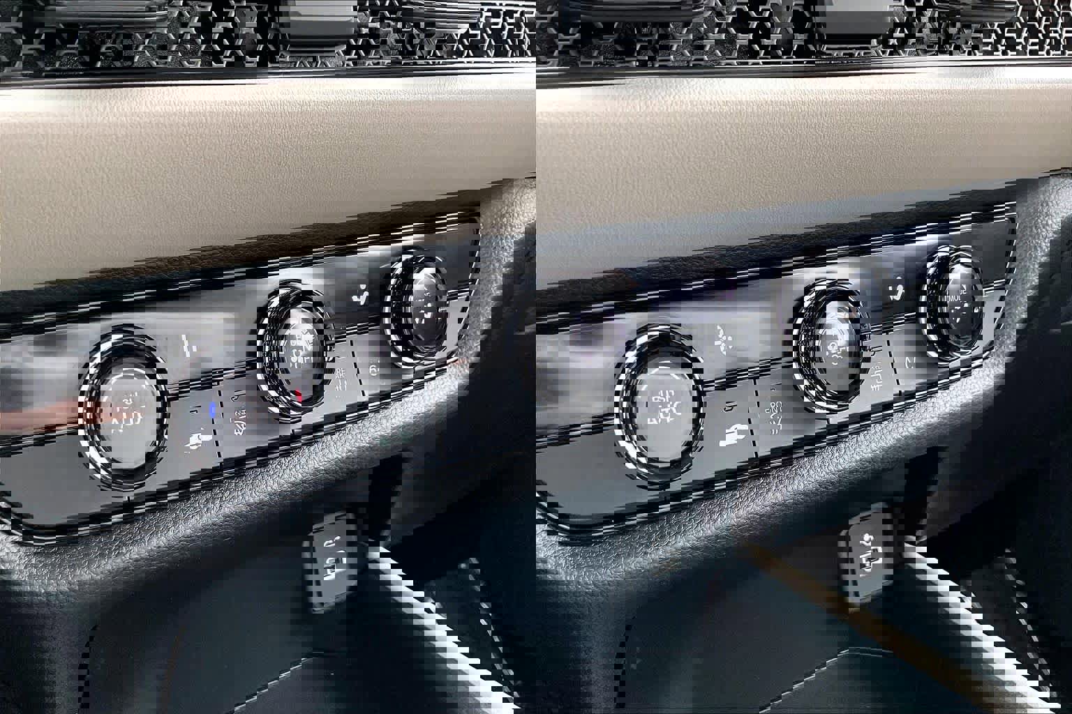 Used 2023 Honda HR-V LX image 35