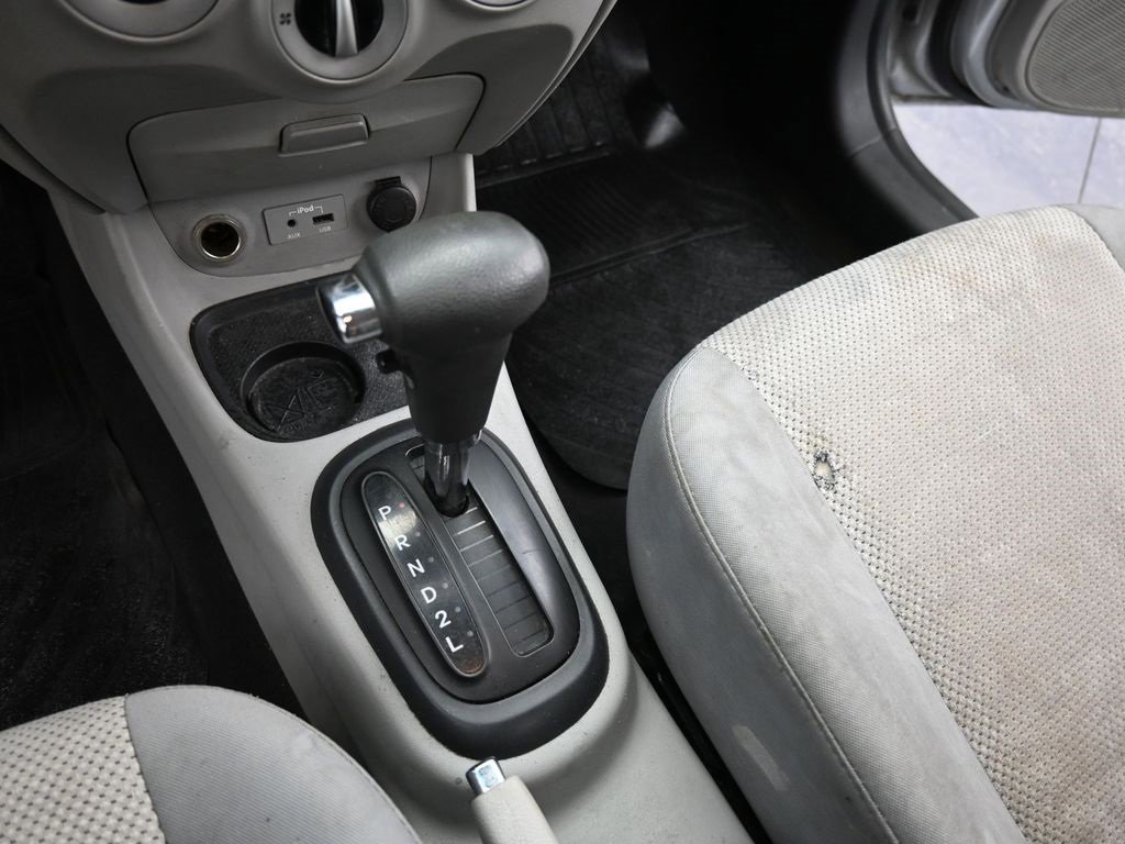 Used 2010 Hyundai Accent GLS w/ Premium Pkg 4 image 17