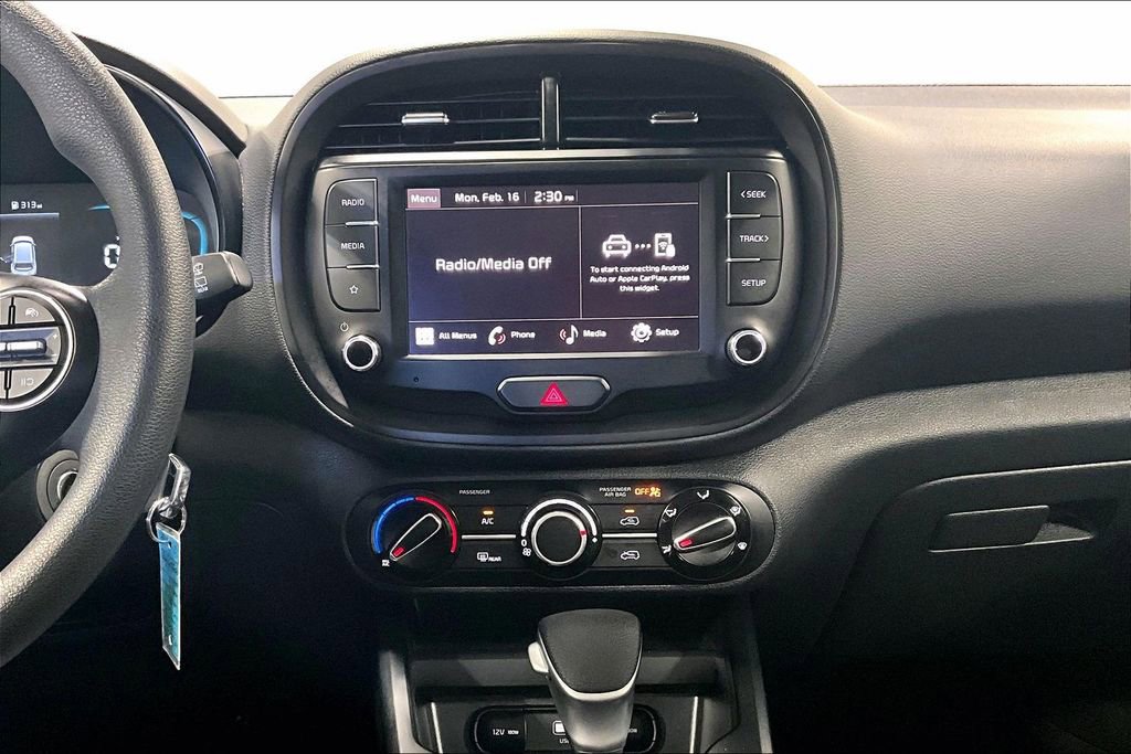 Used 2025 Kia Soul LX FWD image 8