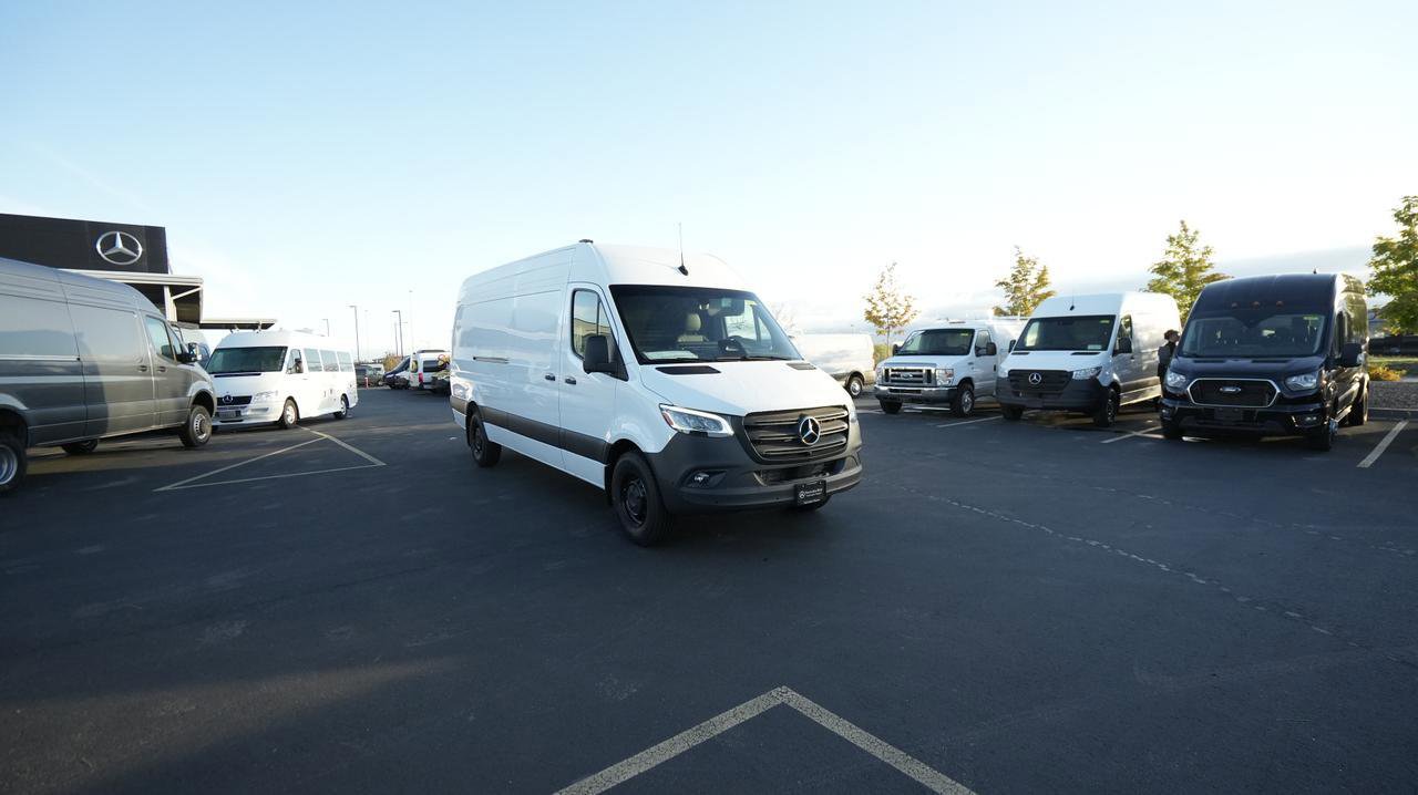New 2025 Mercedes-Benz Sprinter 2500 image 1