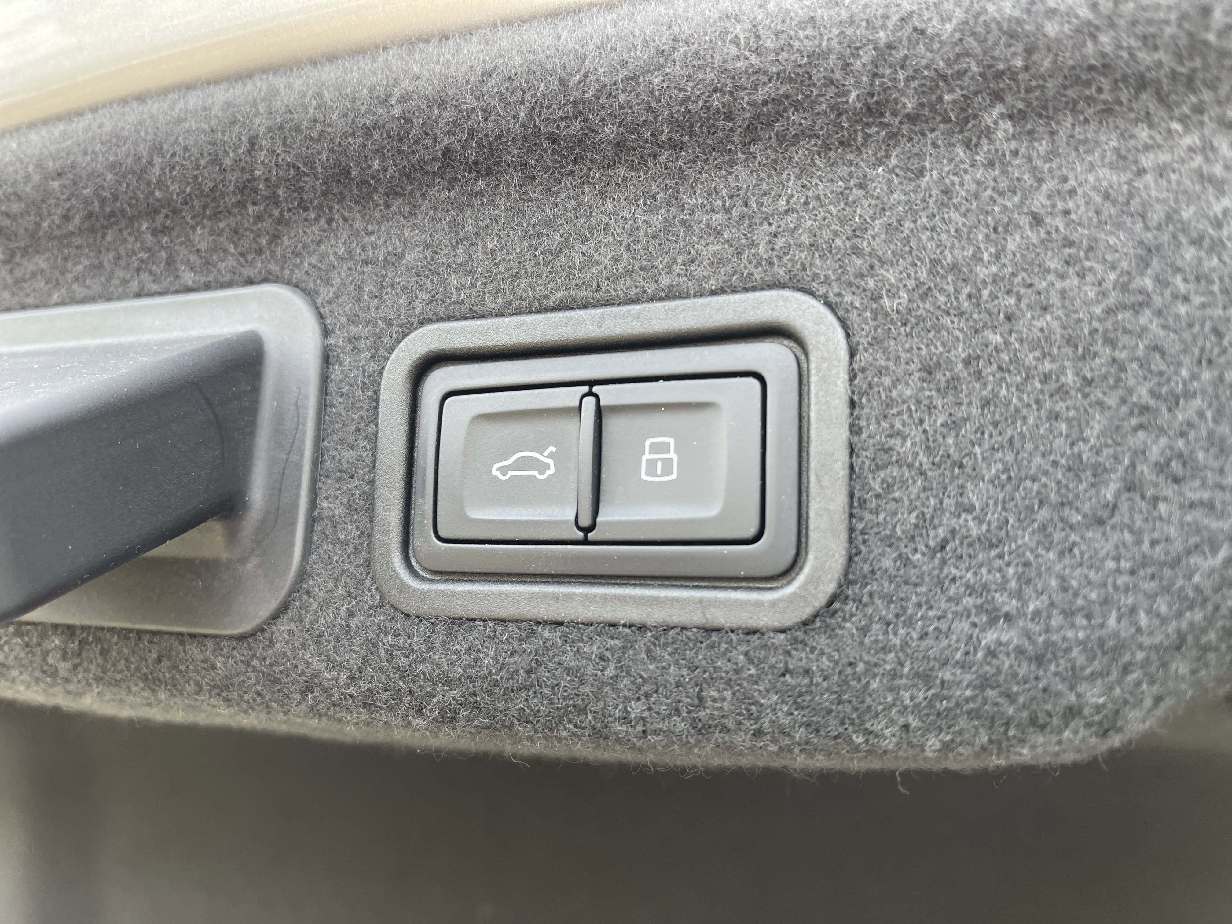 Used 2016 Audi S8 w/ Full Leather Package image 52