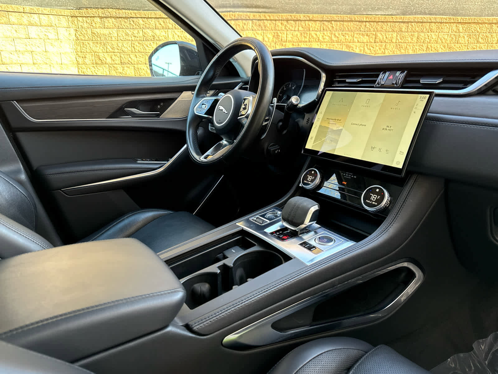 Certified 2021 Jaguar F-PACE S image 8